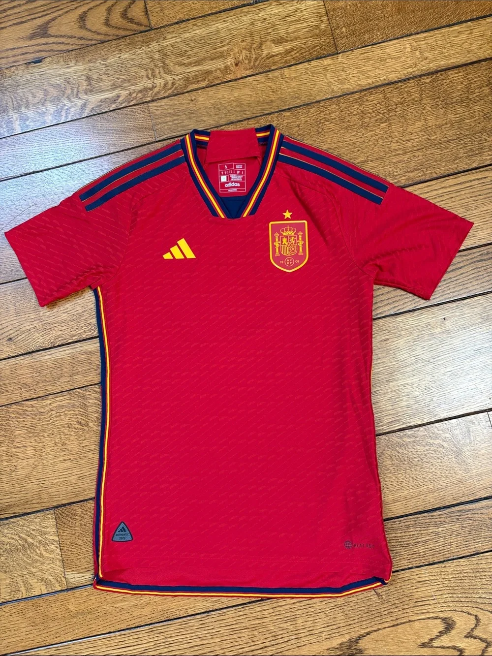 2022 Spain Home Soccer Jersey